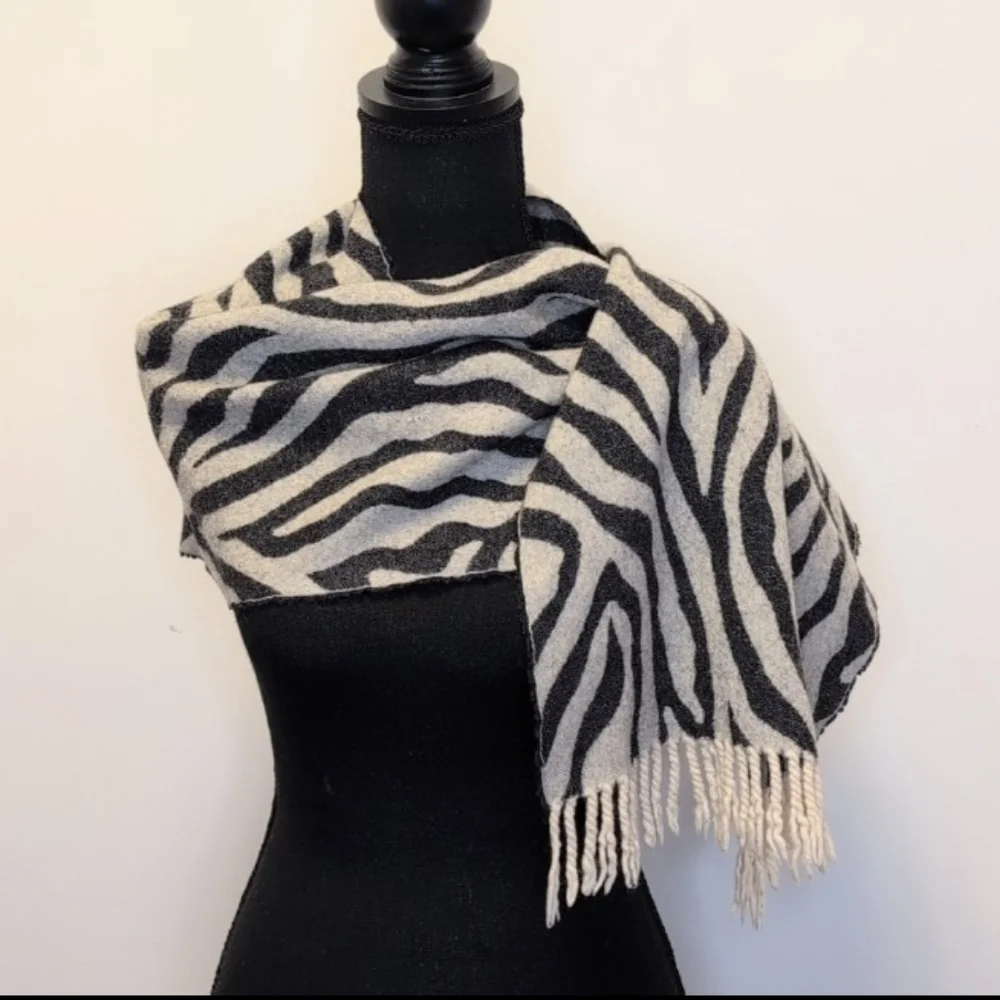 Cecchi E Cecchi 100% Wool Zebra Animal Print Cozy Scarf